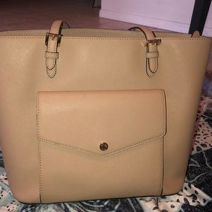 Micheal Kors medium purse